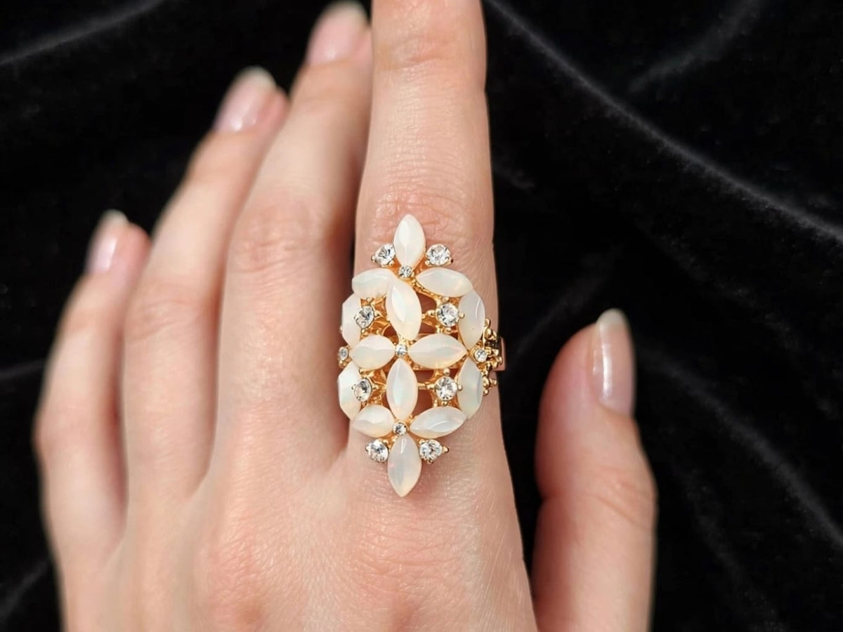 Elan Fleur Ring