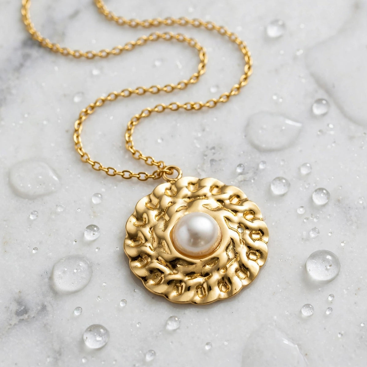 Circle chipped pearl necklace