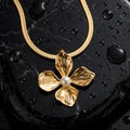 Flower Pearl pendant