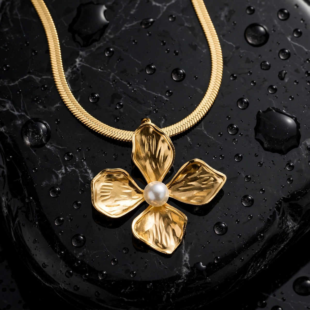 Flower Pearl pendant