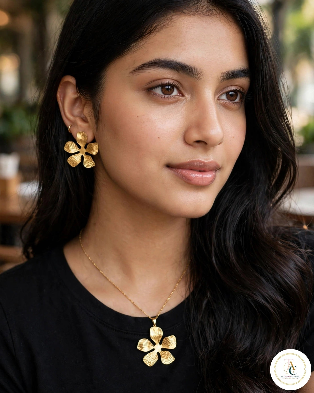 Golden petal pendant set